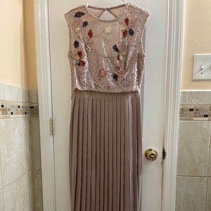 Beautifil maxi dress brand new worn just once